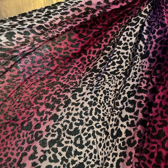 Pink animal scarf - Picture 4 of 4